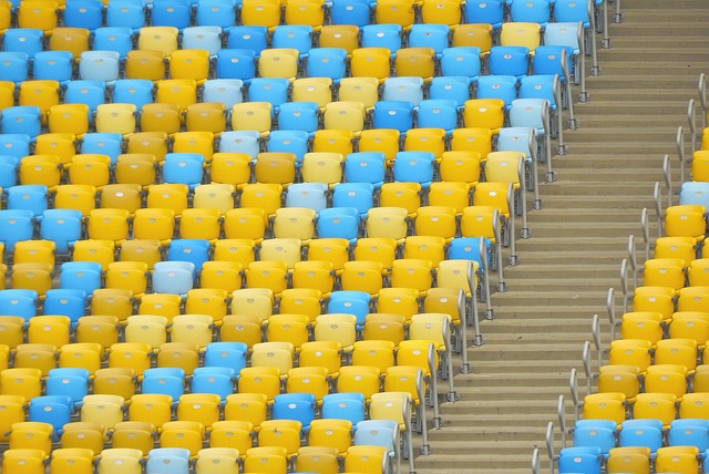 国足未来第一左后卫：华裔球星90万欧转会费登陆波兰联赛！