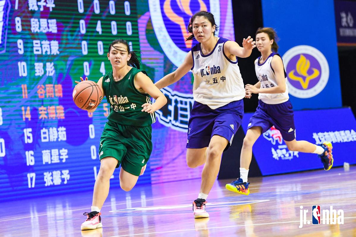 英媒：伊萨克无意与纽卡谈新合同，他坚信自己的未来在利物浦